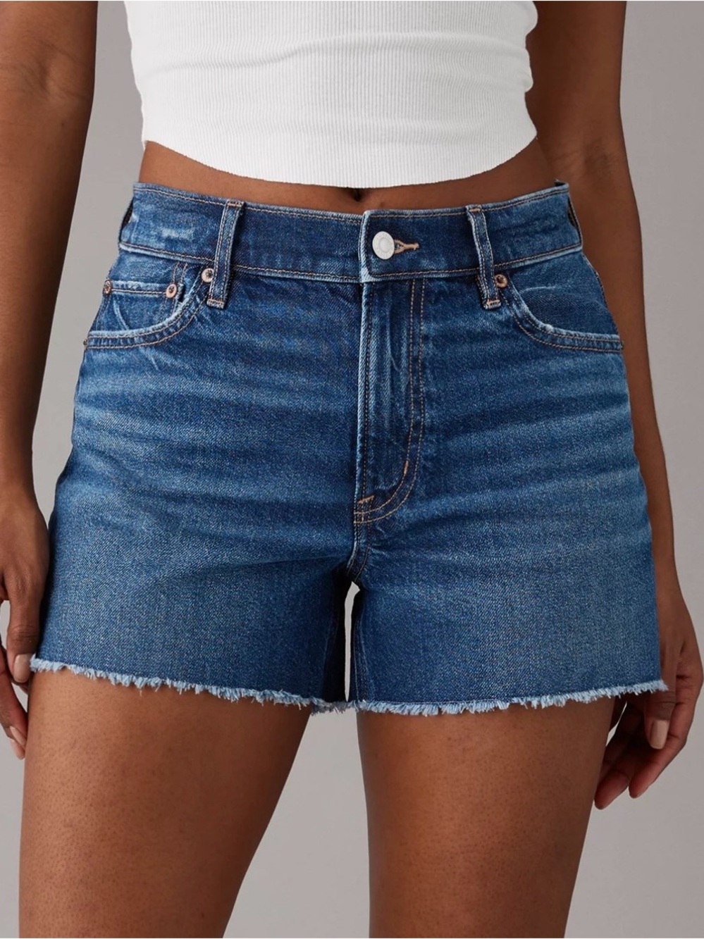 American Eagle Raw Hem Strigid Relaxed Fit Short High-Rise NWT Size 8